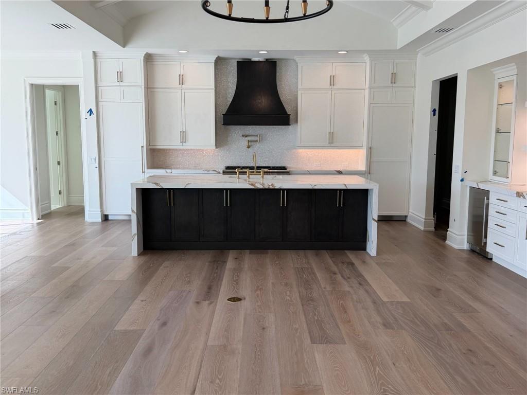 MARCO BEACH - Residential