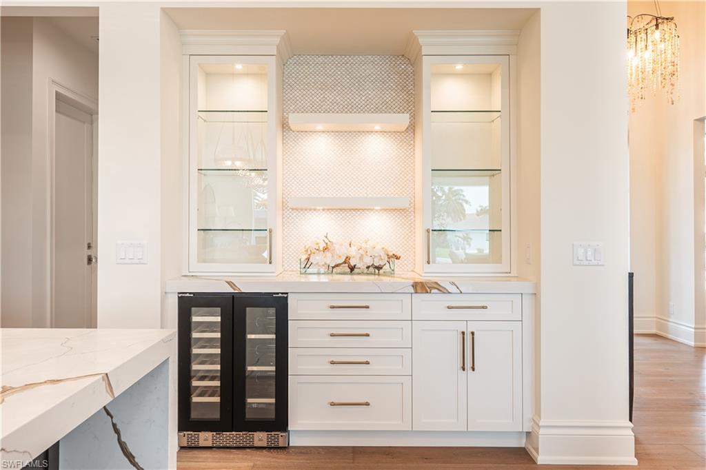 MARCO BEACH - Residential