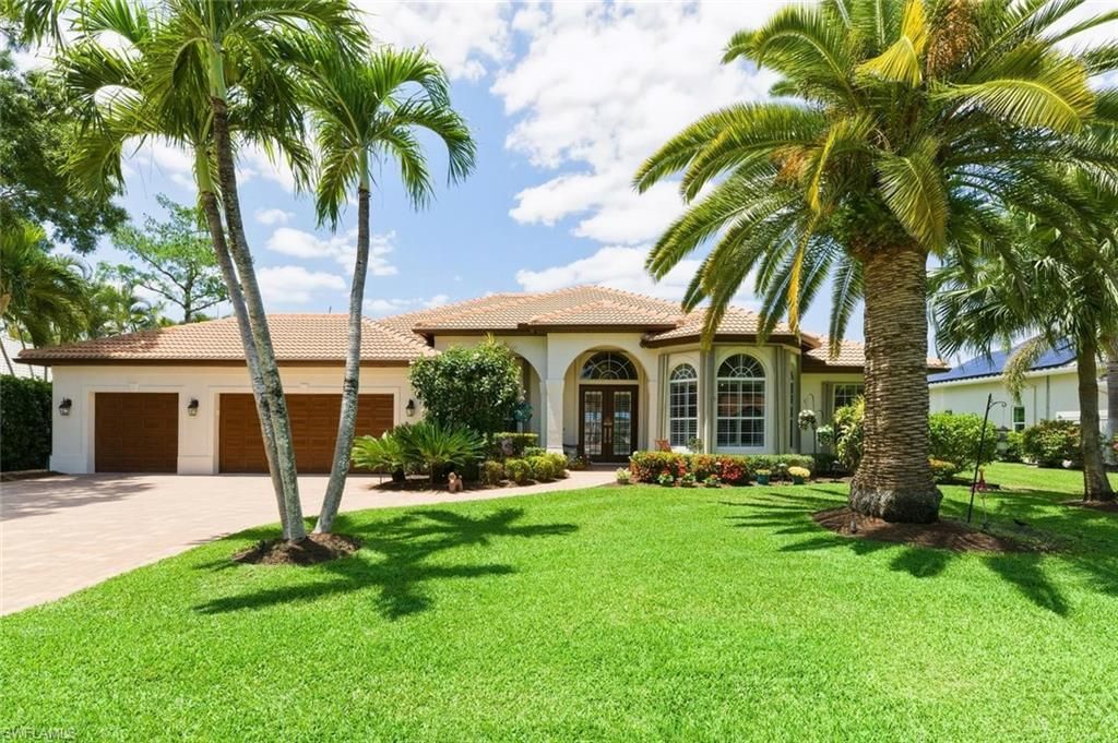 Photo of 2076 Imperial CIR, NAPLES, FL 34110 (MLS # 226015717)