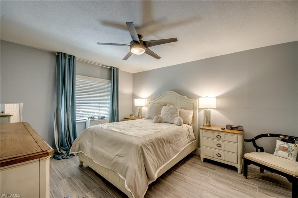 FOXMOOR CONDO II - Residential