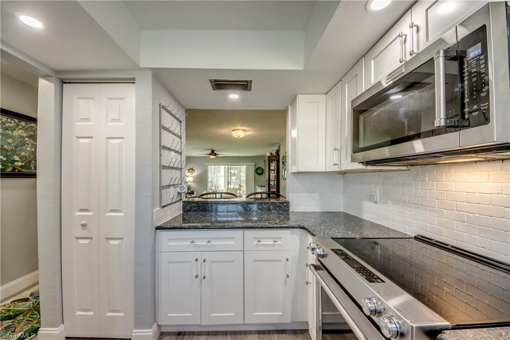 FOXMOOR CONDO II - Residential