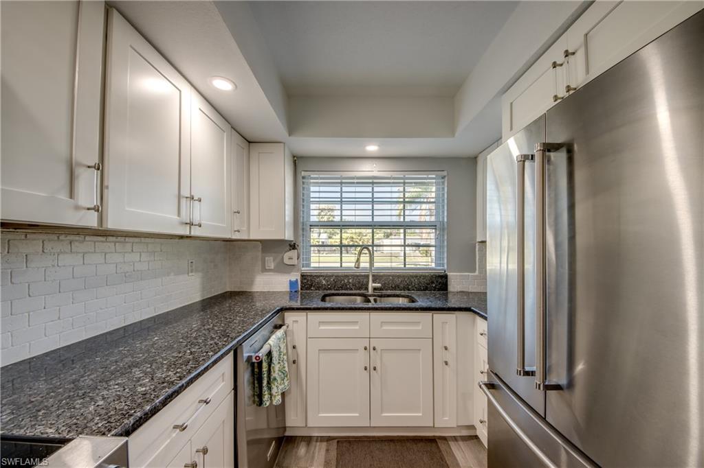 FOXMOOR CONDO II - Residential