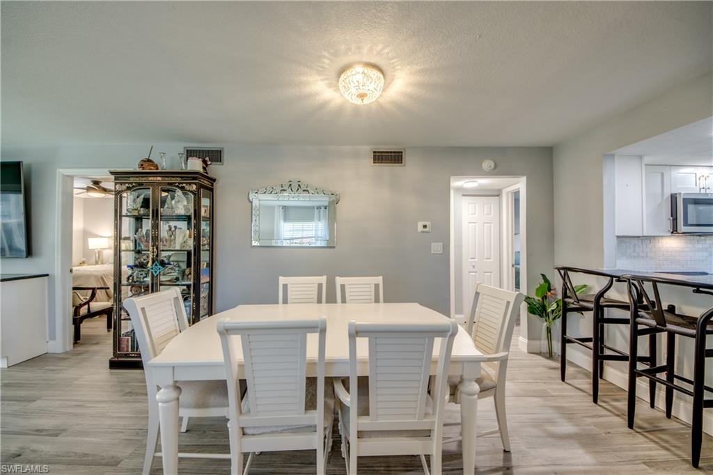 FOXMOOR CONDO II - Residential