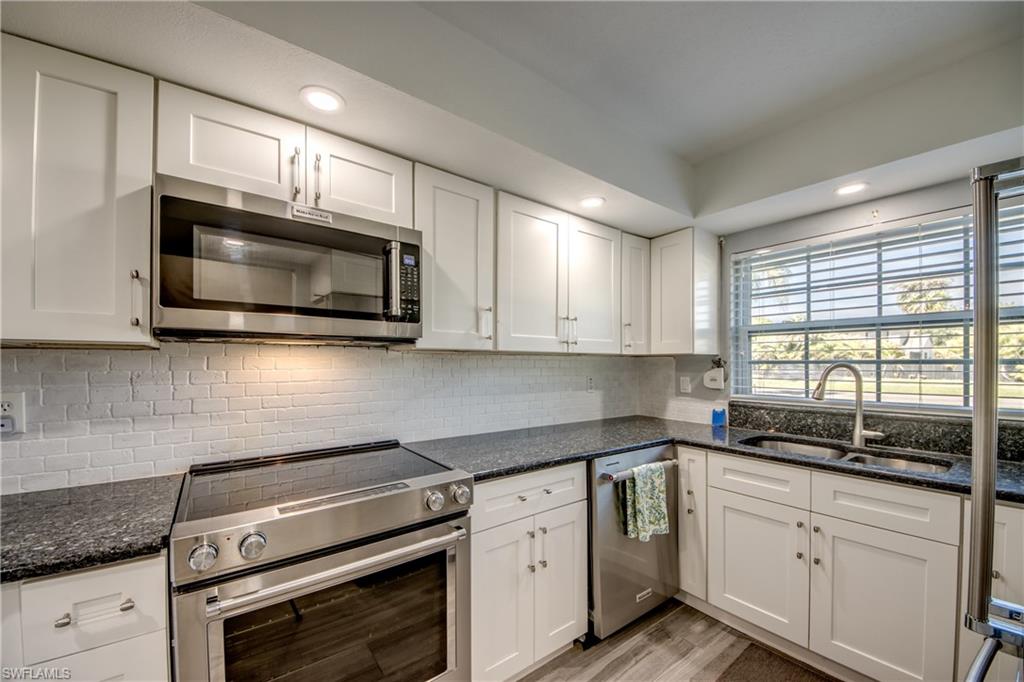 FOXMOOR CONDO II - Residential