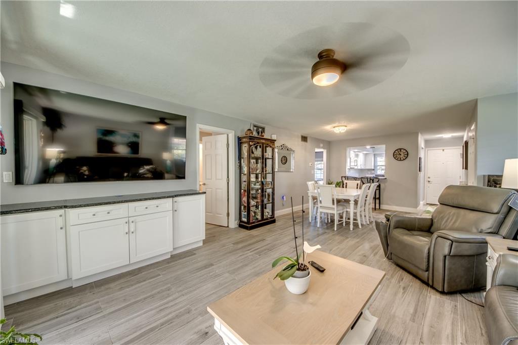 FOXMOOR CONDO II - Residential