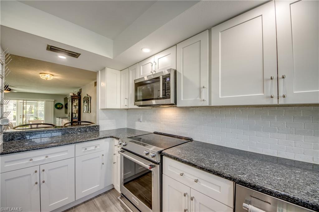 FOXMOOR CONDO II - Residential