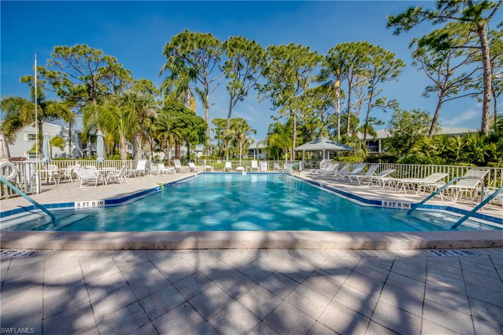 FOXMOOR CONDO II - Residential