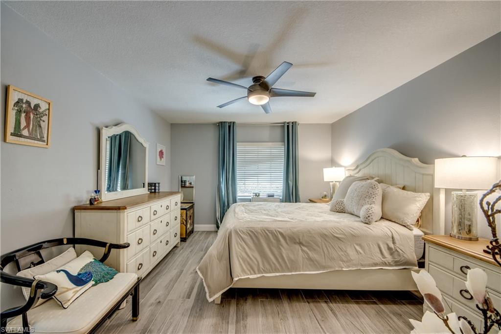 FOXMOOR CONDO II - Residential