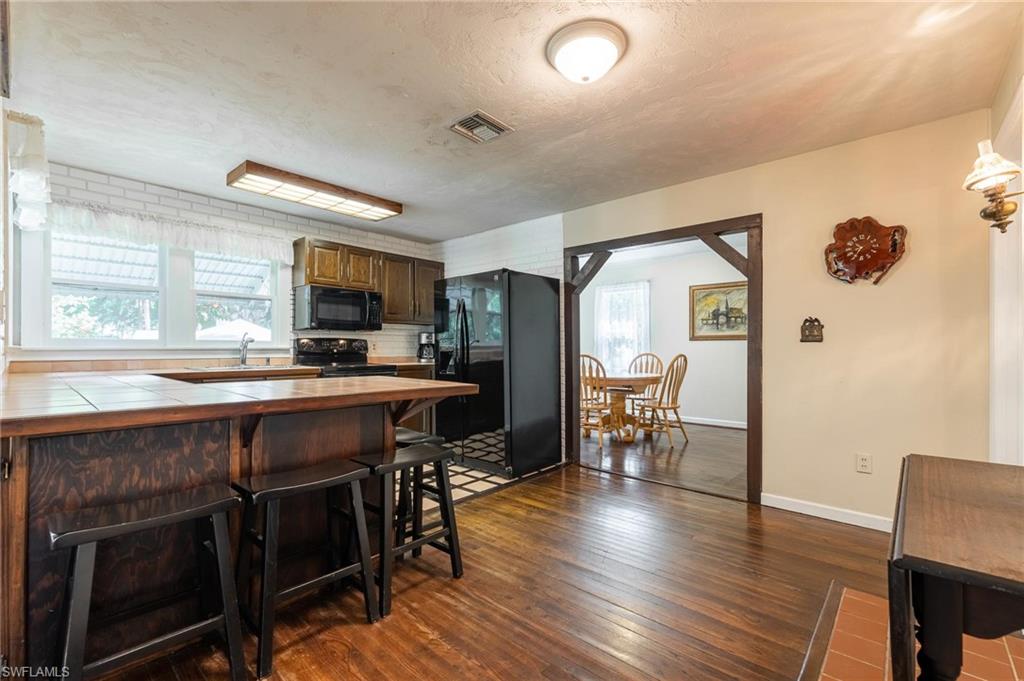 RUSSELL PARK - Residential