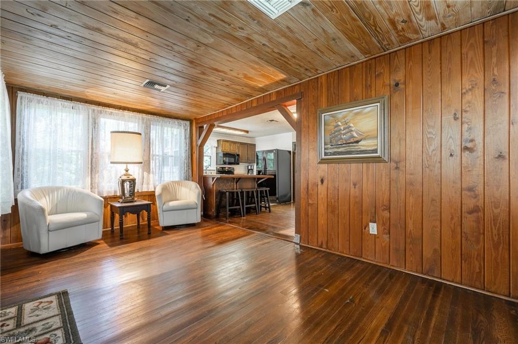 RUSSELL PARK - Residential