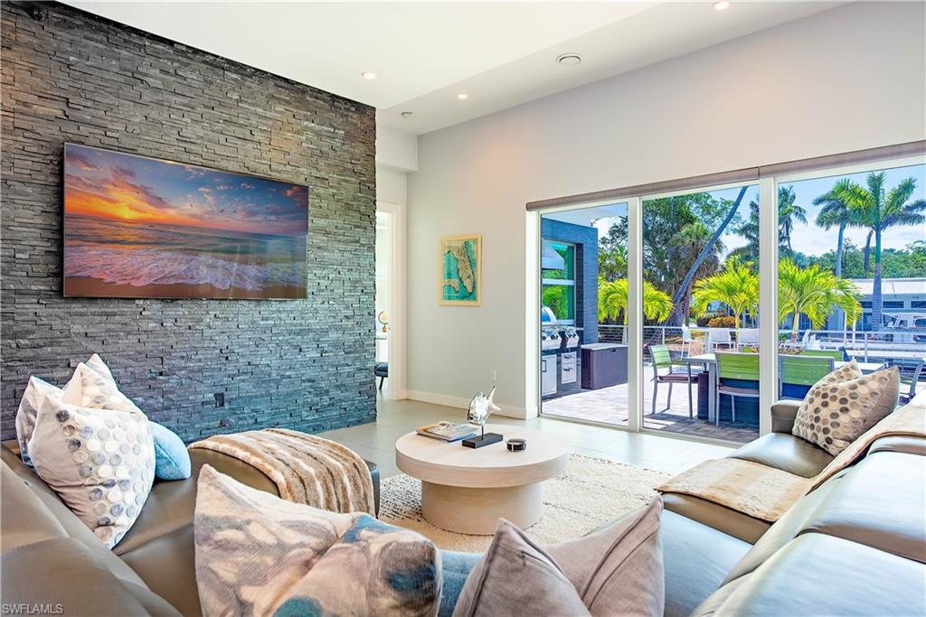 ROYAL HARBOR - Residential