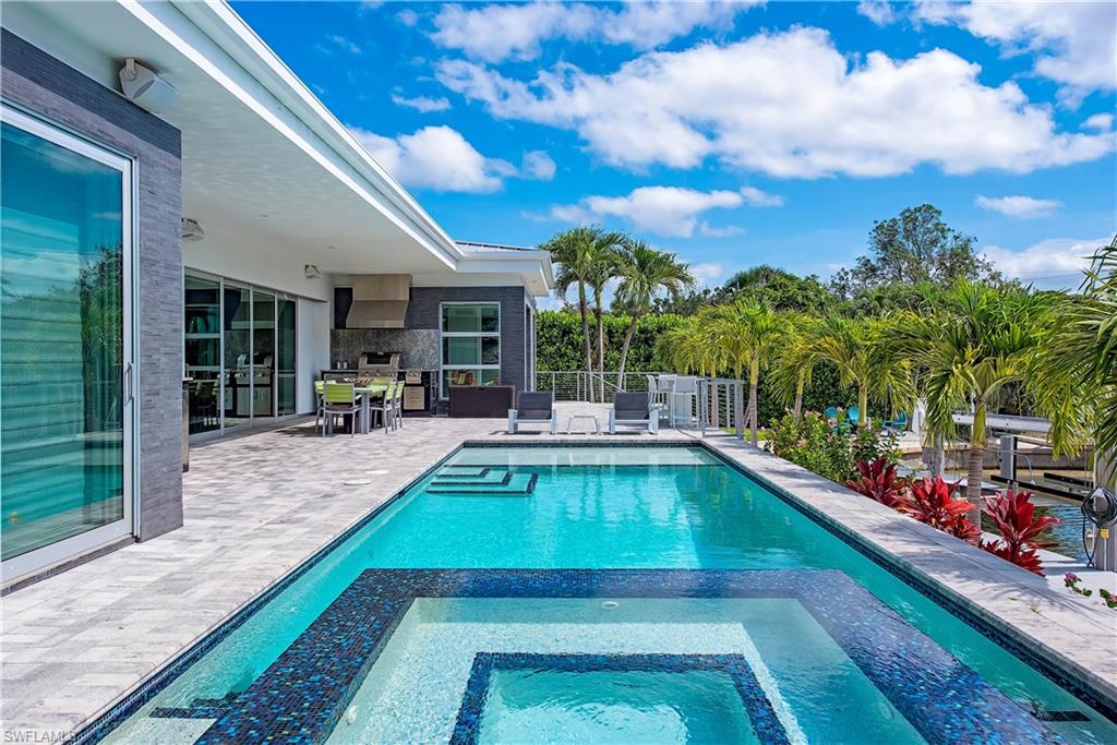 ROYAL HARBOR - Residential