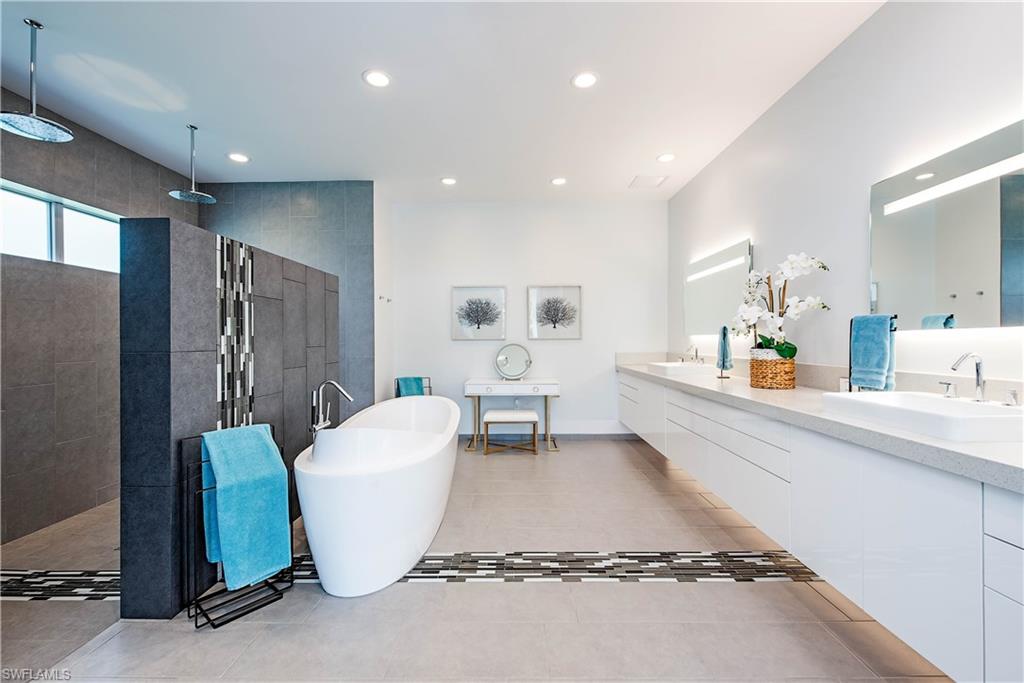 ROYAL HARBOR - Residential