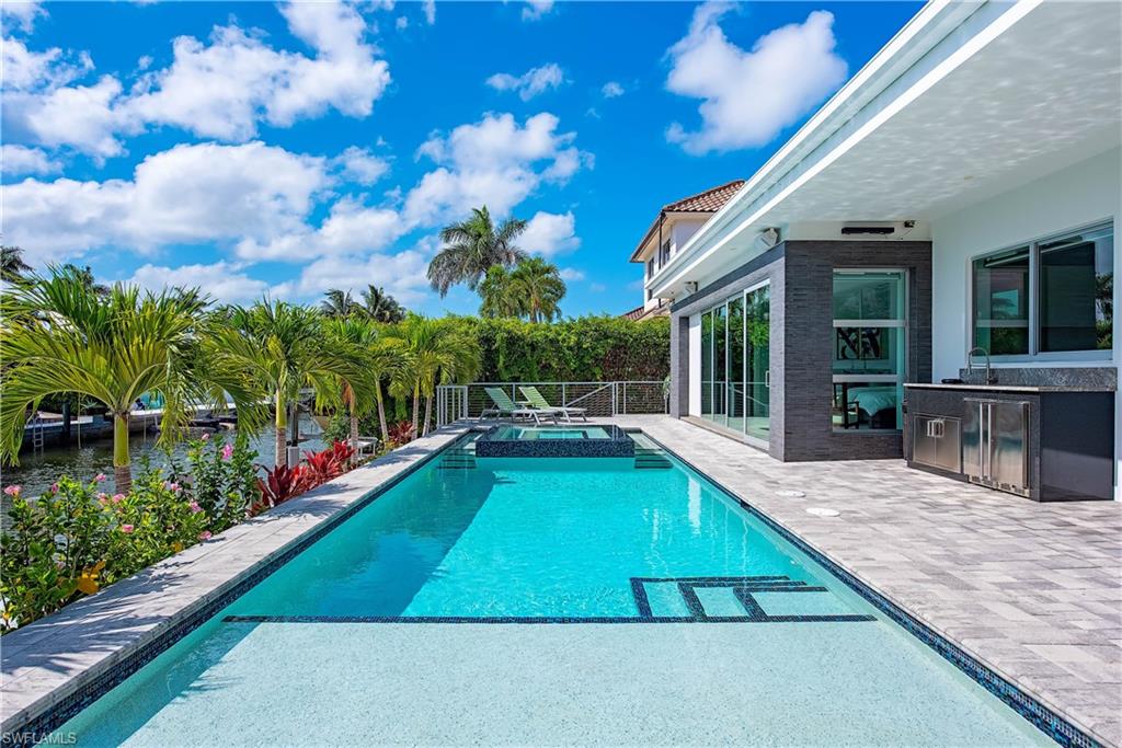 ROYAL HARBOR - Residential