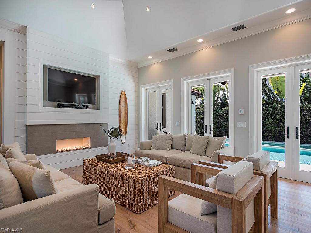 OLDE NAPLES - Residential