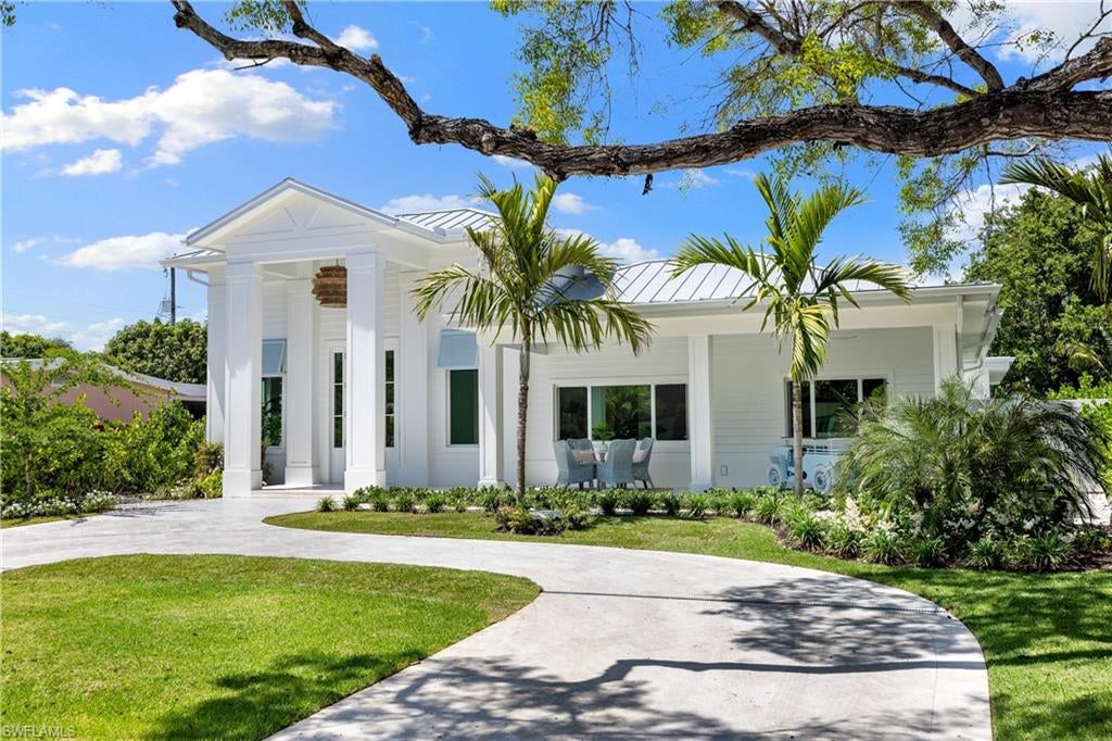 Photo of 757 Broad CT S, NAPLES, FL 34102 (MLS # 226036320)