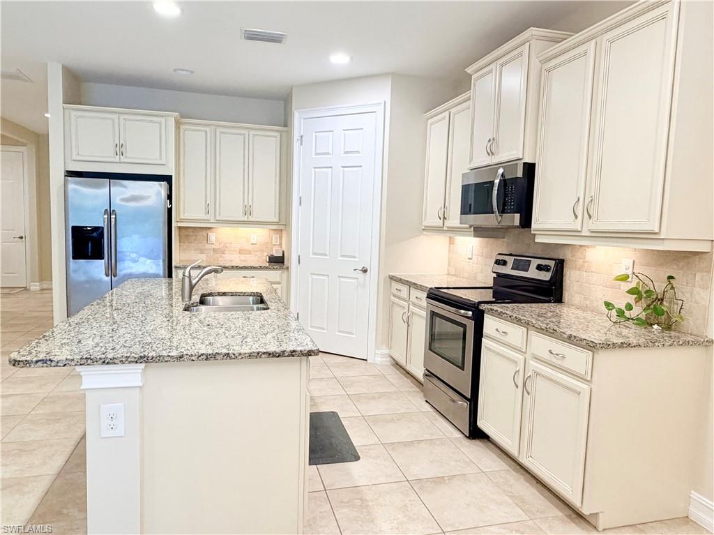 BARRINGTON COVE - Residential Lease