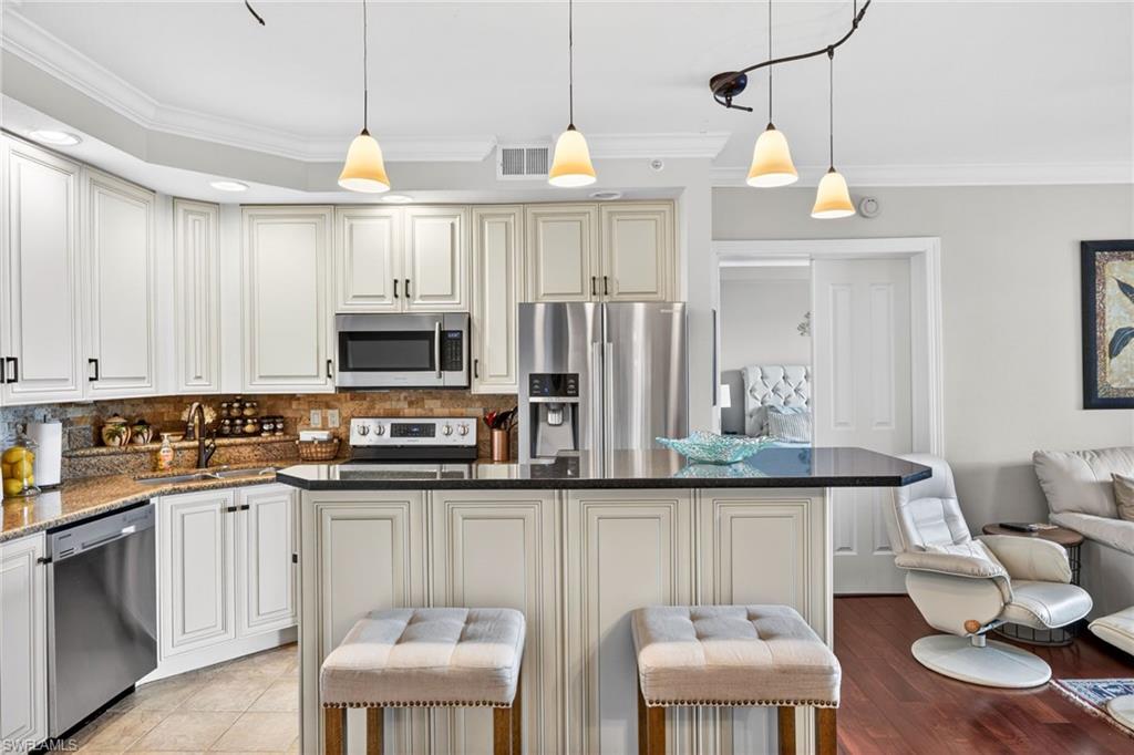 ALTA MAR - Residential Lease