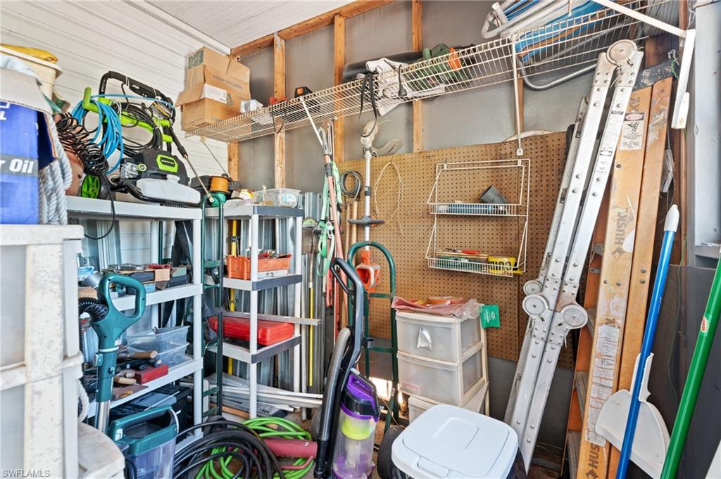 RIVERWOOD - Residential