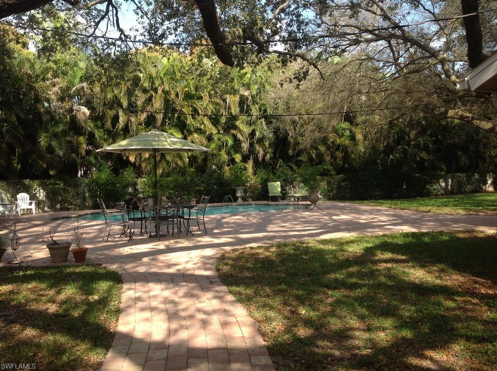 COUNTRY CLUB ESTATES - Residential