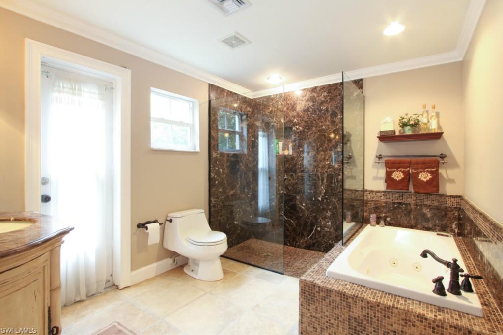 COUNTRY CLUB ESTATES - Residential