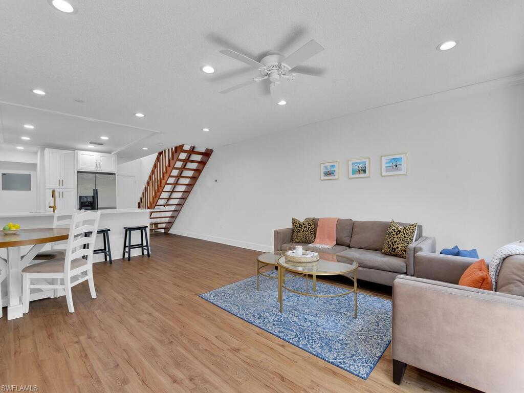 PELICAN RIDGE - Residential