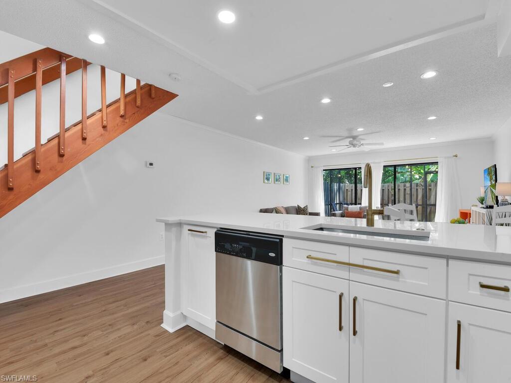 PELICAN RIDGE - Residential