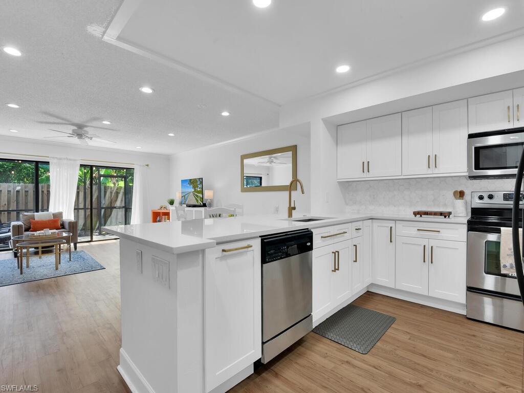 PELICAN RIDGE - Residential