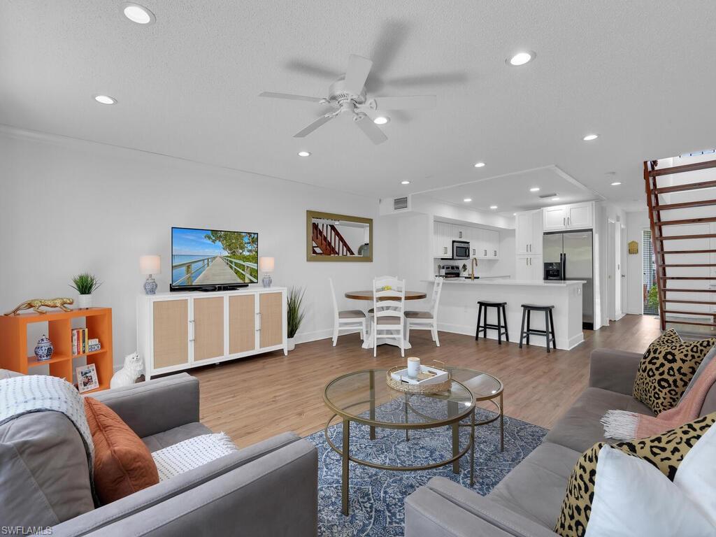 PELICAN RIDGE - Residential