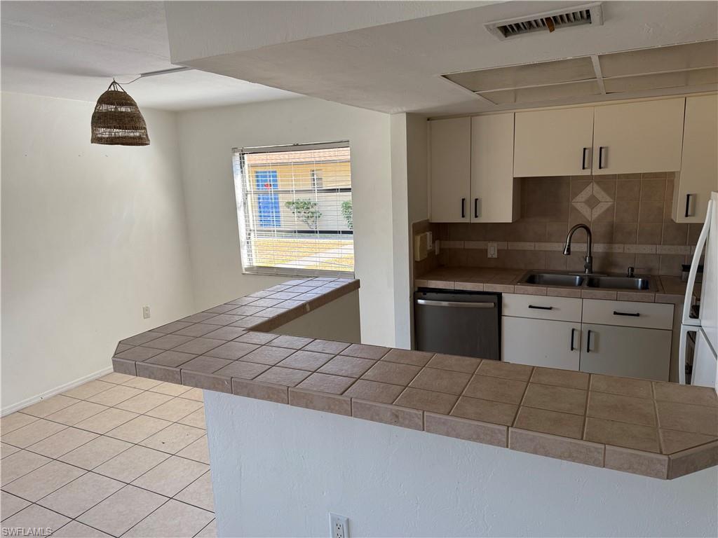 MARNOR CONDO - Residential Lease