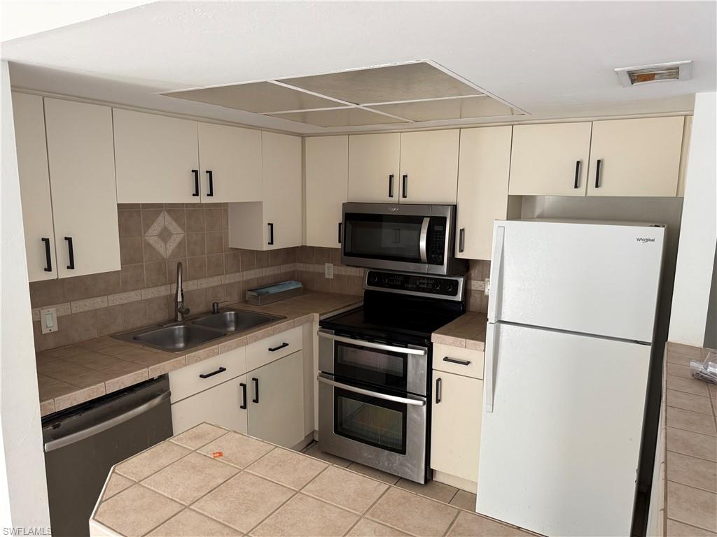 MARNOR CONDO - Residential Lease