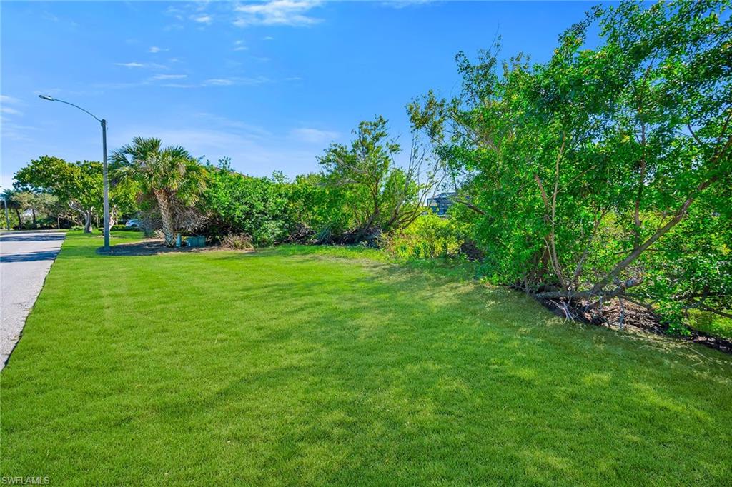 HIDEAWAY BEACH - Land