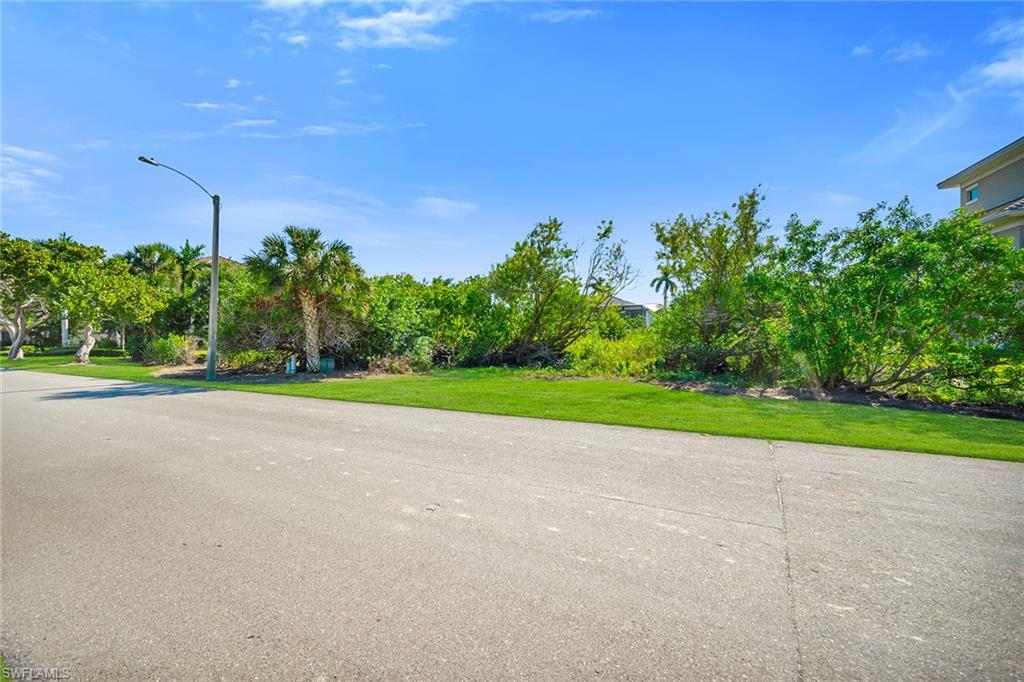 HIDEAWAY BEACH - Land