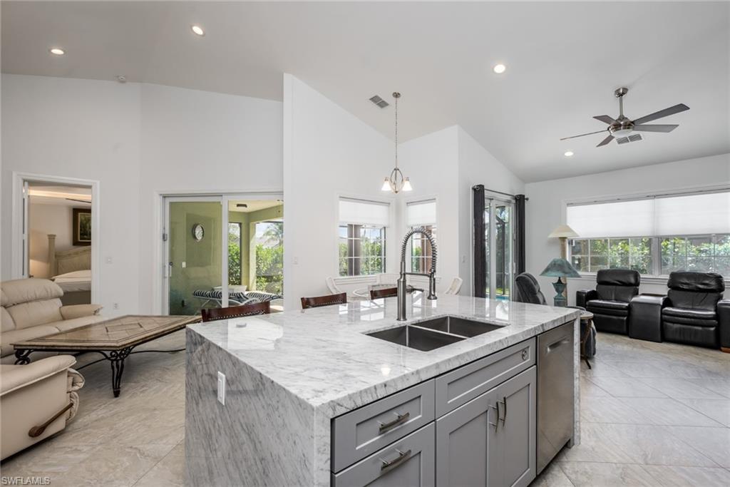 MARCO BEACH - Residential