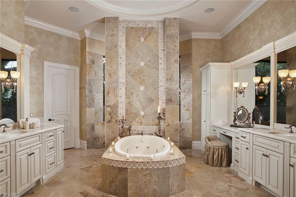 MOORINGS - Residential