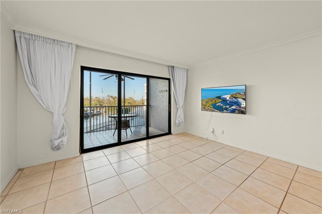 BAYSIDE VILLAS - Residential