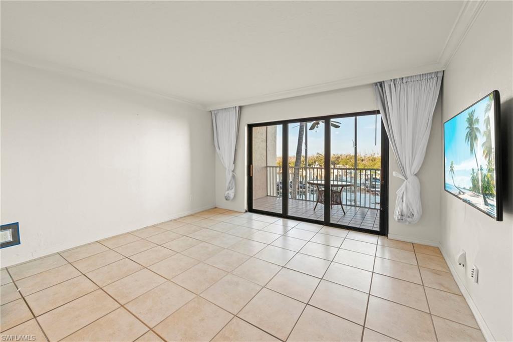 BAYSIDE VILLAS - Residential