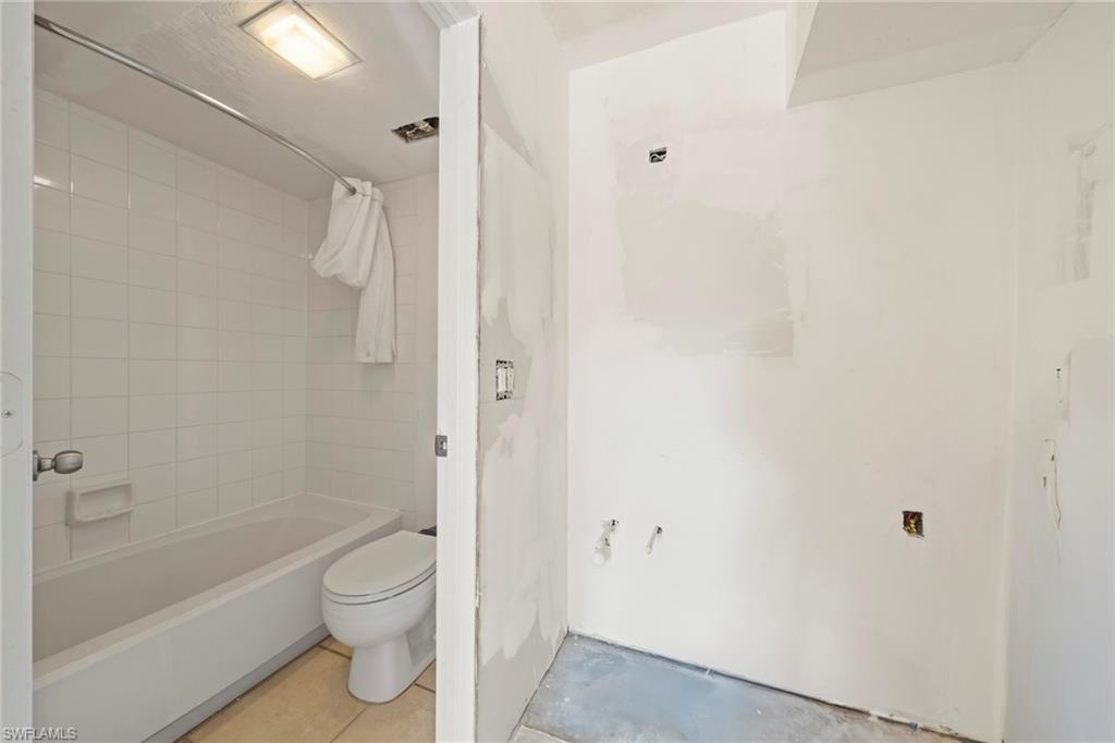 BAYSIDE VILLAS - Residential