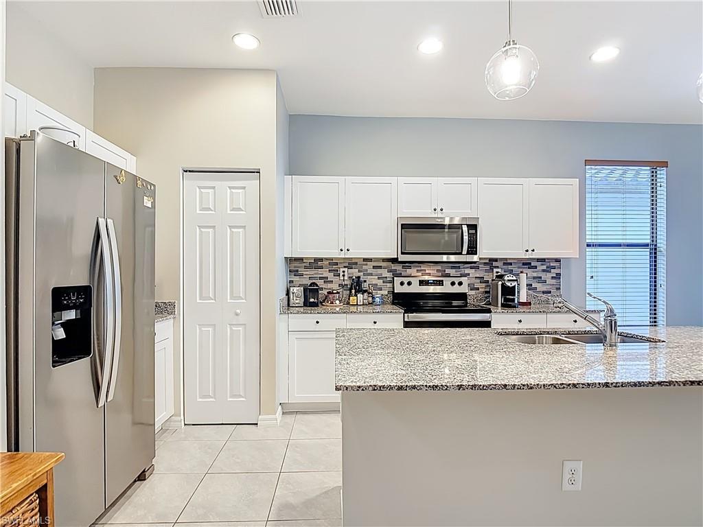 MAPLE RIDGE - Residential Lease