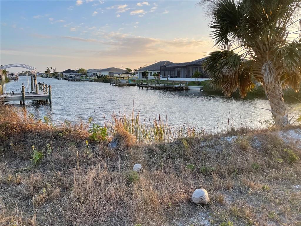 CAPE CORAL - Land