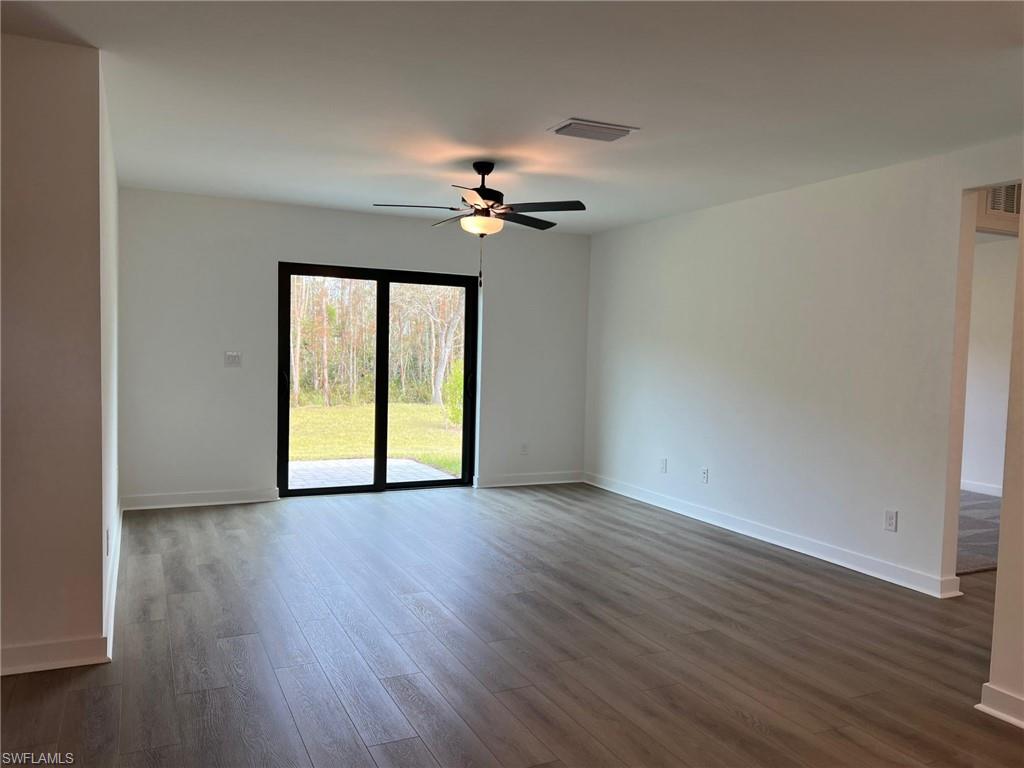 MIRROR LAKES - Residential Lease