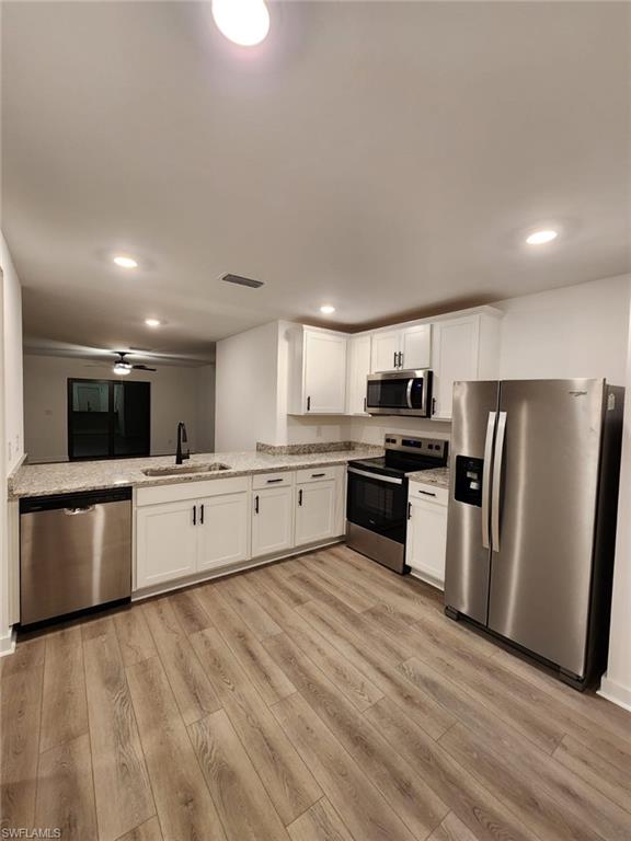 MIRROR LAKES - Residential Lease