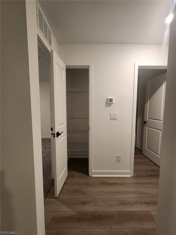 MIRROR LAKES - Residential Lease