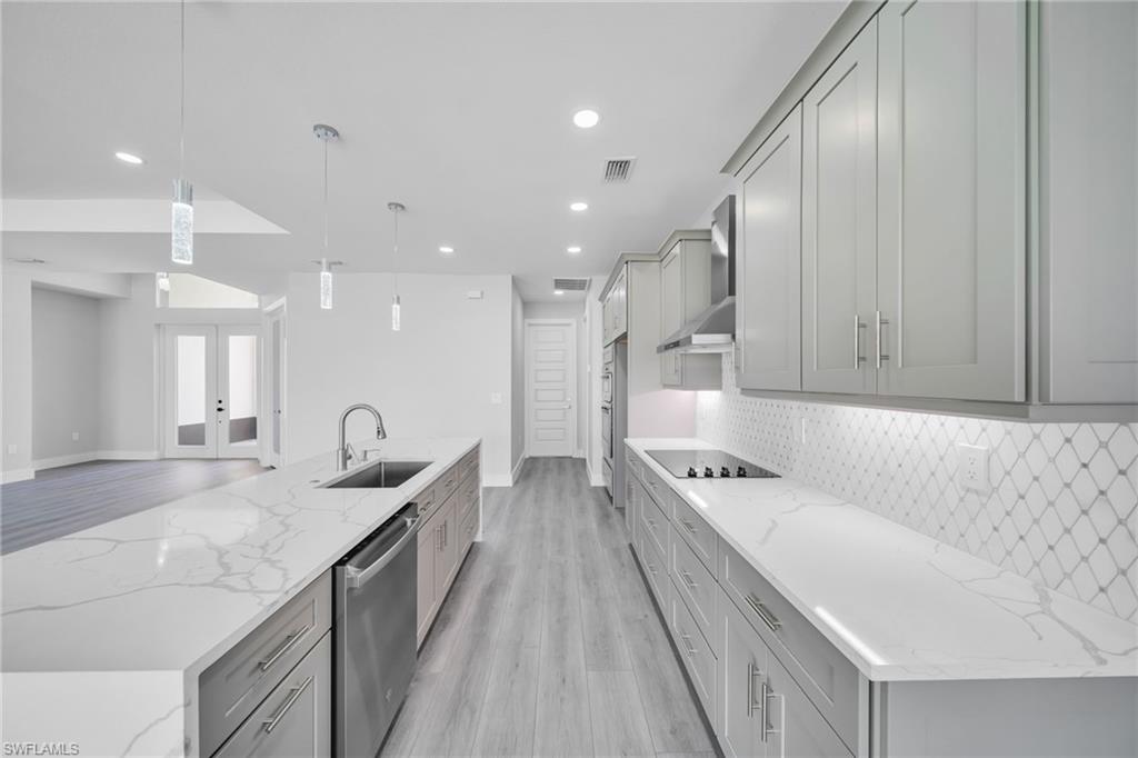 CAPE CORAL - Residential Lease