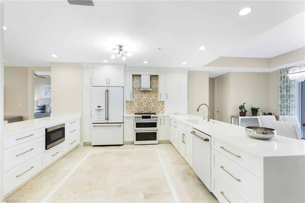 ESPERIA SOUTH - Residential