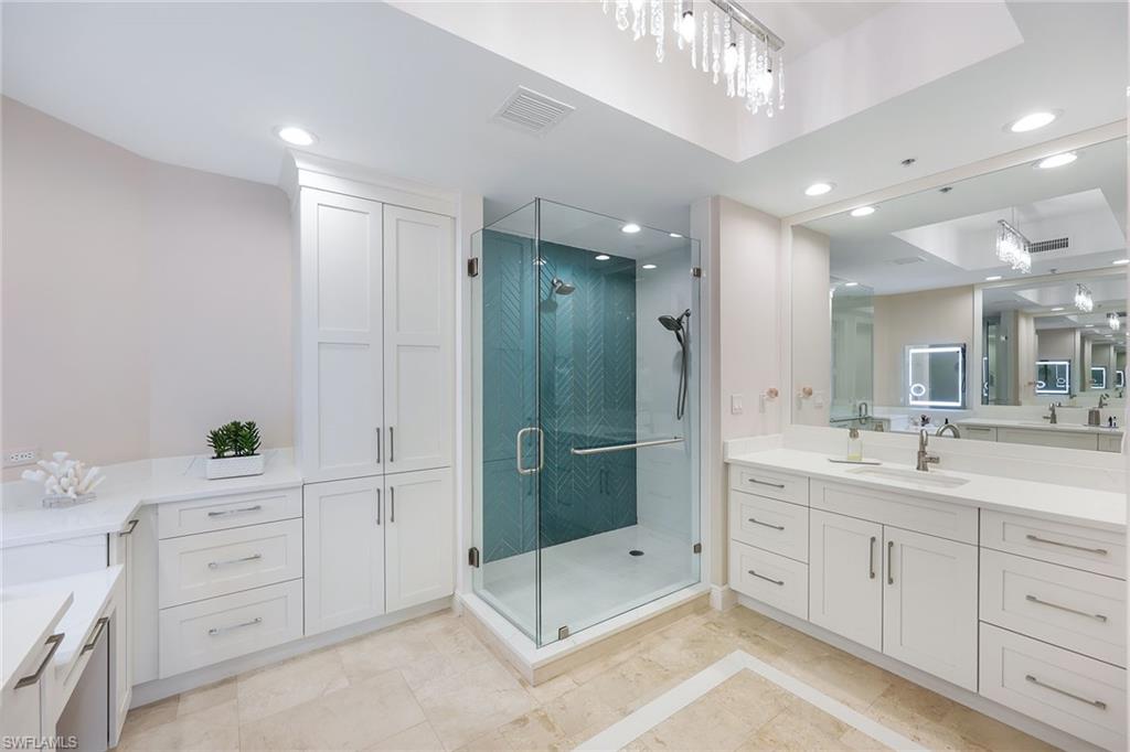 ESPERIA SOUTH - Residential