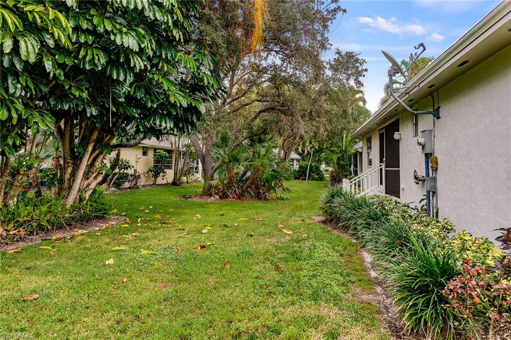 ROYAL ARMS VILLAS - Residential