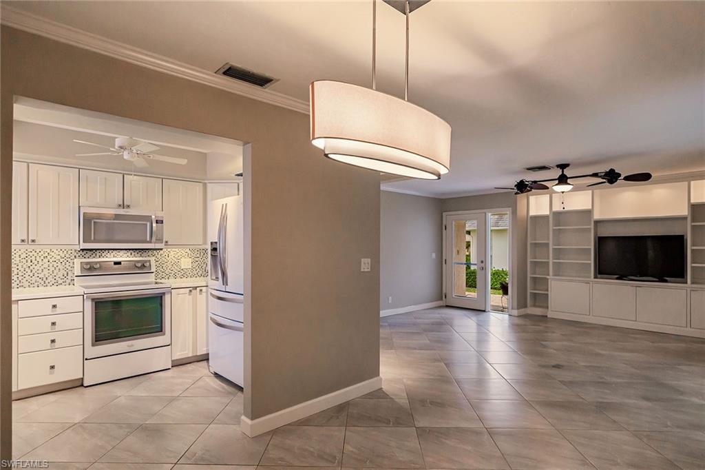 ROYAL ARMS VILLAS - Residential