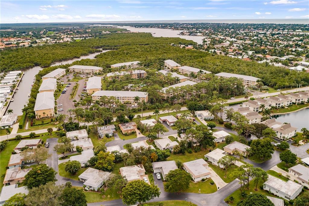 ROYAL ARMS VILLAS - Residential