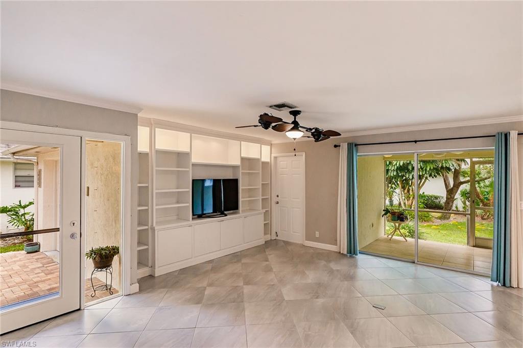 ROYAL ARMS VILLAS - Residential